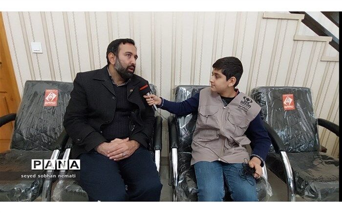 اگر کسی شکر والدینش رابجا نیاورد، گویی شکر خدا را بجا نیاورده است