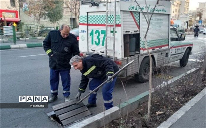 پاکسازی و ساماندهی محله صفا با اجرای طرح پنجشنبه‌های نگهداشت شهر انجام شد