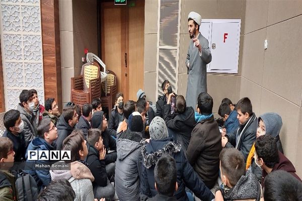 نخستین روز کاردوی آموزشی نمایشگاه مدرسه انقلاب در قم