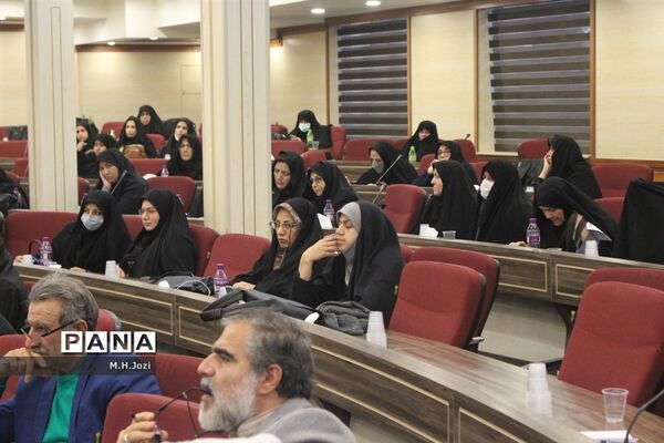 همایش موسسین مدارس غیردولتی استان قم