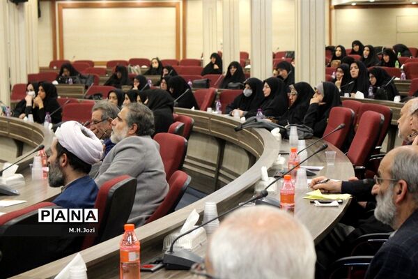 همایش موسسین مدارس غیردولتی استان قم