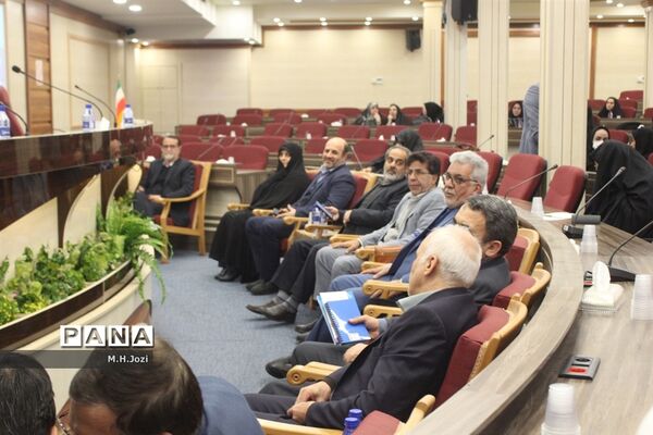 همایش موسسین مدارس غیردولتی استان قم