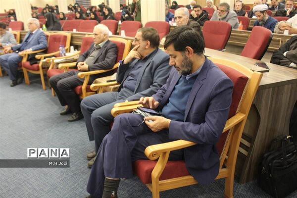 همایش موسسین مدارس غیردولتی استان قم