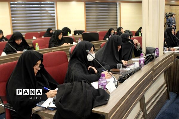 همایش موسسین مدارس غیردولتی استان قم