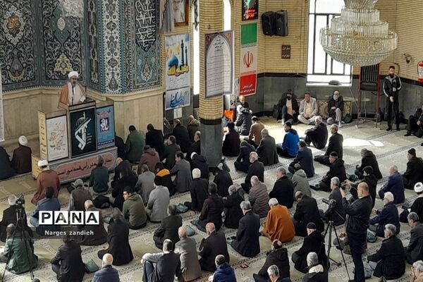 تقدیر از کارمندان فعال شهرداری در نمازجمعه ملارد