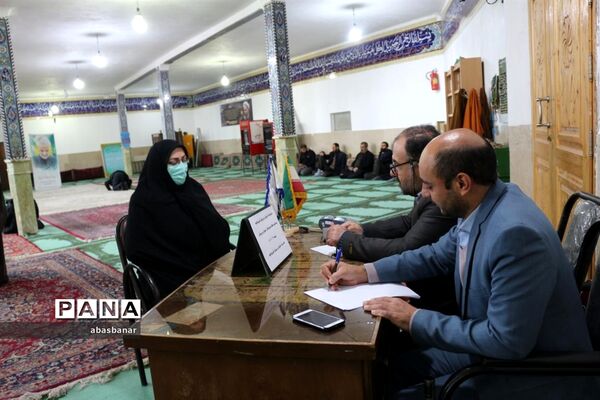 برگزاری میز خدمت آموزش و پرورش در محل مصلی نماز جمعه شهرستان فیروزکوه