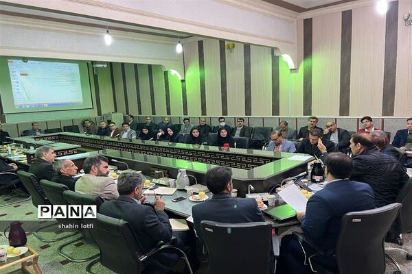 نشست معاونان، کارشناس مسئولان و کارشناسان آموزش متوسطه آموزش و پرورش استان