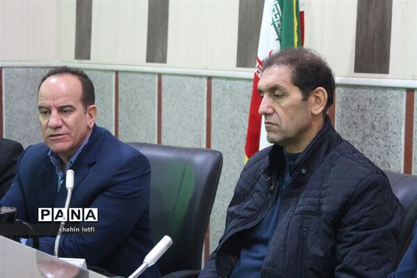 نشست معاونان، کارشناس مسئولان و کارشناسان آموزش متوسطه آموزش و پرورش استان
