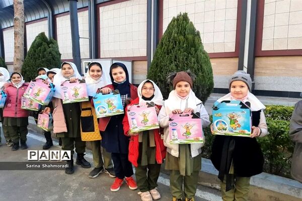 بازدید دانش‌آموزان آموزشگاه الله‌اکبر اسلامشهر از شرکت لبنیات میهن