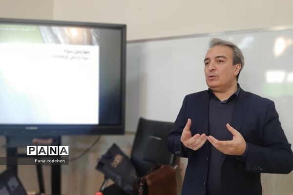 برگزاری کارگاه استانی ارتقا سواد زیست محیطی در آموزش و پرورش رودهن