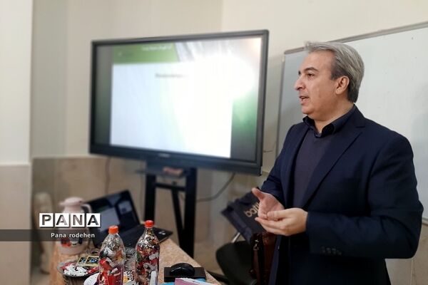 برگزاری کارگاه استانی ارتقا سواد زیست محیطی در آموزش و پرورش رودهن