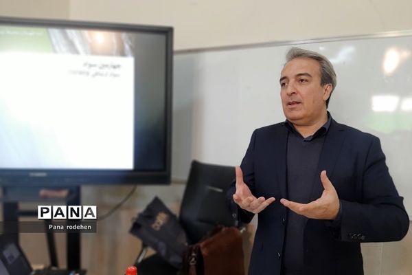 برگزاری کارگاه استانی ارتقا سواد زیست محیطی در آموزش و پرورش رودهن