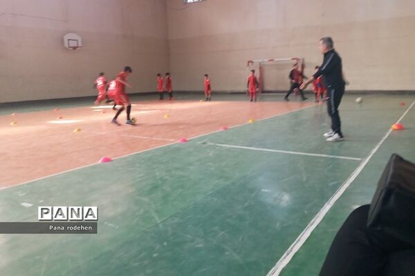 کارگاه عملی دانش‌افزایی فوتسال در آموزش و پرورش رودهن ویژه دبیران تربیت‌بدنی