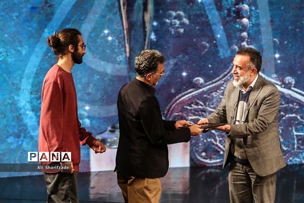 افتتاحیه چهل و یکمین جشنواره بین‌المللی تئاتر فجر