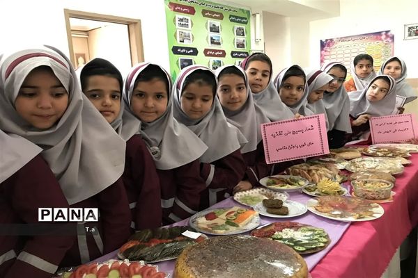 جشنواره دانش‌آموزی صبحانه سالم و مقوی در آموزشگاه ۱۳ آبان بافق