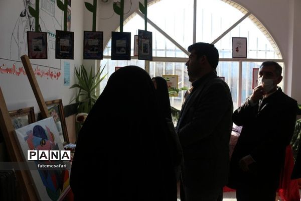 افتتاح نمایشگاه خلاقیت، کارآفرینی و دست‌سازه‌های دانش‌آموزی درهنرستان شیخ محمد بلیغ فیروزکوه