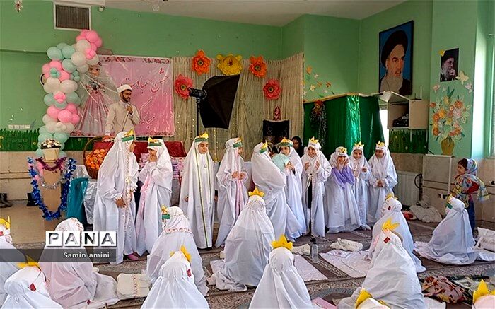 جشن تکلیف در دبستان حضرت زینب(س) رودهن برگزار شد/فیلم