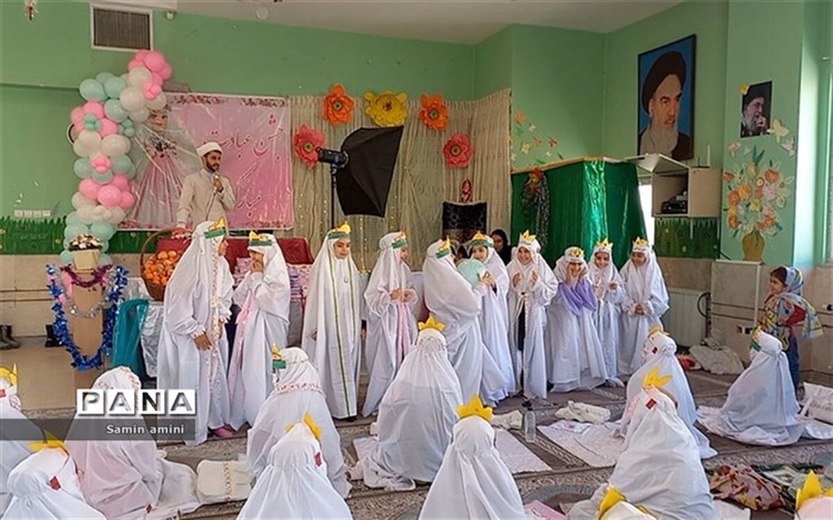 جشن تکلیف در دبستان حضرت زینب(س) رودهن برگزار شد/فیلم