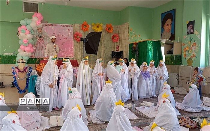 جشن تکلیف در دبستان حضرت زینب(س) رودهن برگزار شد/فیلم