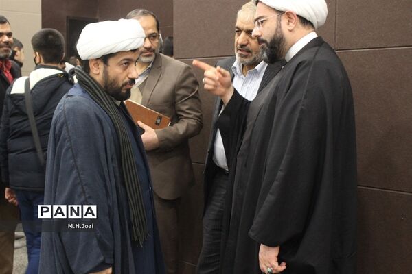 کاردوی نمایشگاه مدرسه انقلاب ویژه پسران در قم-2