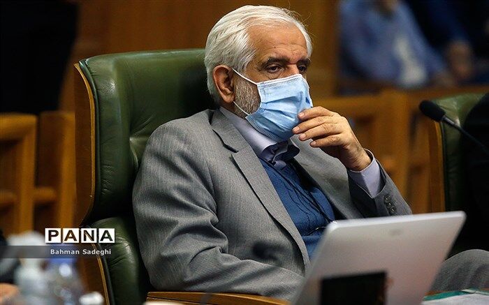 سازمان استاندارد برای صدور مجوز آسانسورهای مترو چاره‌اندیشی کند