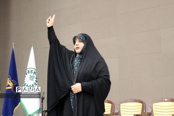 کاردوی آموزشی نمایشگاه مدرسه انقلاب ویژه دختران در قم-3