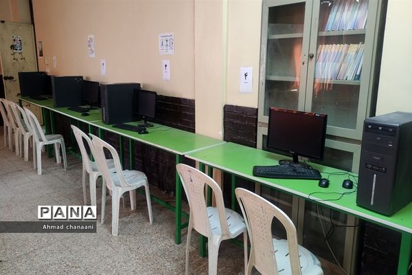 بازدید دانش‌آموزان پایه نهم از هنرستان های کاردانش