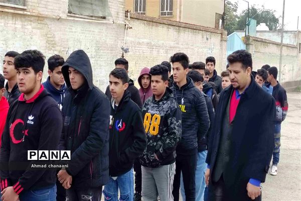 بازدید دانش‌آموزان پایه نهم از هنرستان های کاردانش