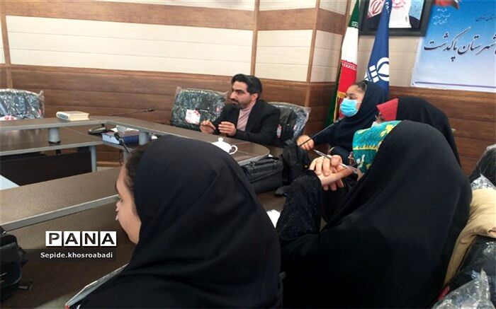 نشست هم‌اندیشی دانش‌آموز خبرنگاران پانا در پاکدشت
