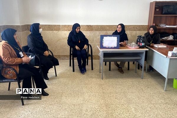 برگزاری جلسات  پیش‌اجلاس و کمیته نماز در مدارس رودهن