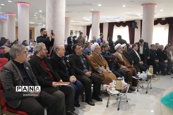 آیین اختتامیه جشنواره عهد دانش‌آموزان دبستانی با حاج قاسم در تبریز