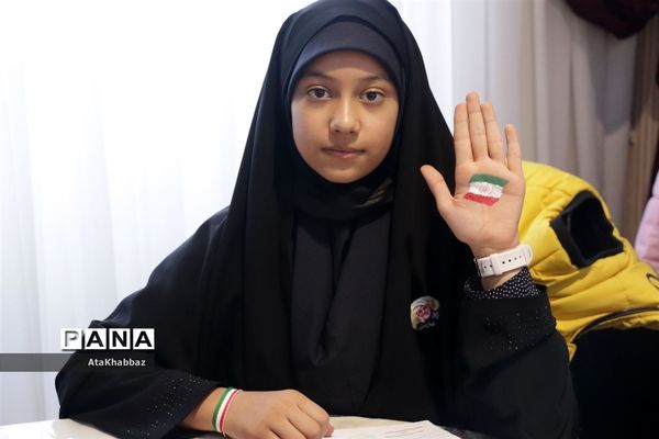 آیین اختتامیه جشنواره عهد دانش‌آموزان دبستانی با حاج قاسم در تبریز