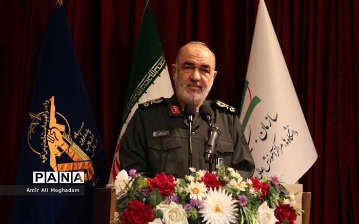 سردار سلامی: ایران اسلامی تجربه زمین‌زدن قدرت‌های بزرگ را دارد