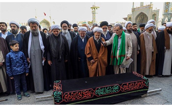 پیکر همسر آیت‌الله سبحانی در قم خاکسپاری شد