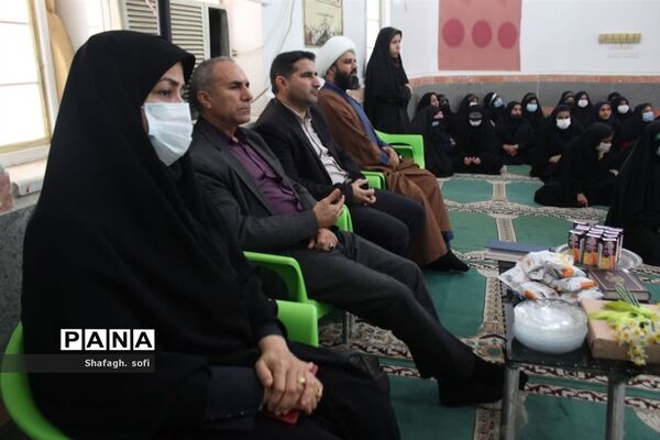 تجلیل از مادر شهید در دبیرستان دخترانه شاهد امیدیه