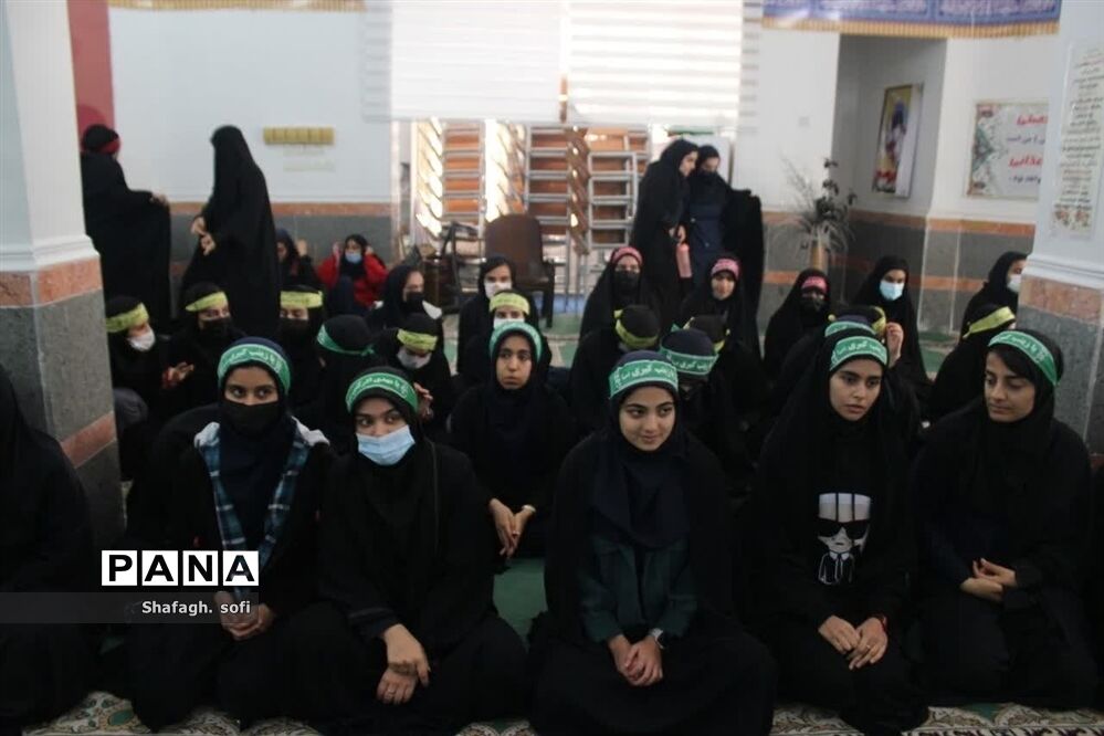 تجلیل از مادر شهید در دبیرستان دخترانه شاهد امیدیه