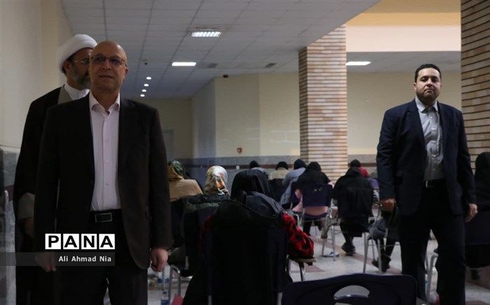 دانشگاه‌ها باید به نوپذیری و دانش پذیری جامعه کمک کنند