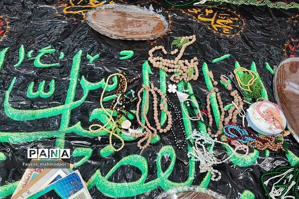 برگزاری مراسم سفره صلوات همزمان با آغاز ماه رجب در دبستان حضرت زهرا(س) یک رودهن