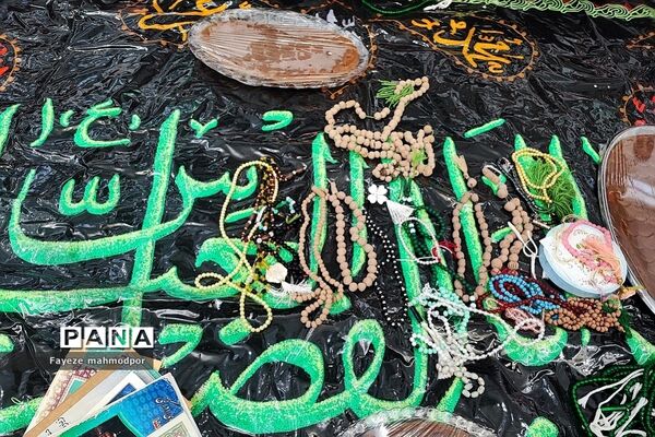 برگزاری مراسم سفره صلوات همزمان با آغاز ماه رجب در دبستان حضرت زهرا(س) یک رودهن