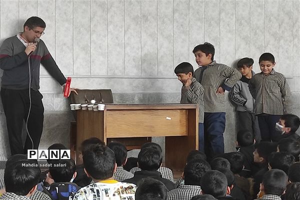 برگزاری جشن آغاز ماه مبارک رجب و میلاد امام محمدباقر(ع) در دبستان پاسدارن یزد