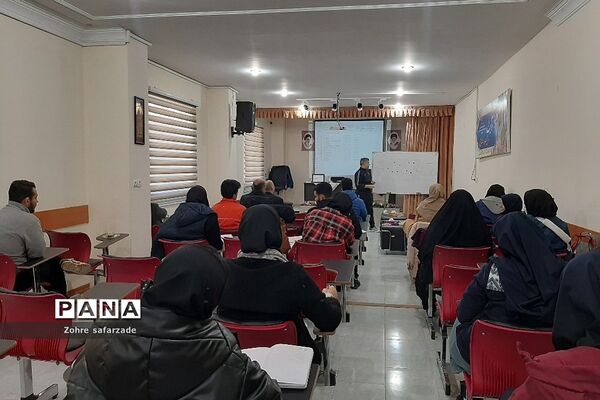 کارگاه دانش‌افزایی فوتسال در آموزش و پرورش رودهن
