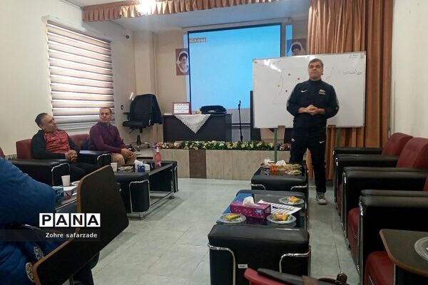 کارگاه دانش‌افزایی فوتسال در آموزش و پرورش رودهن