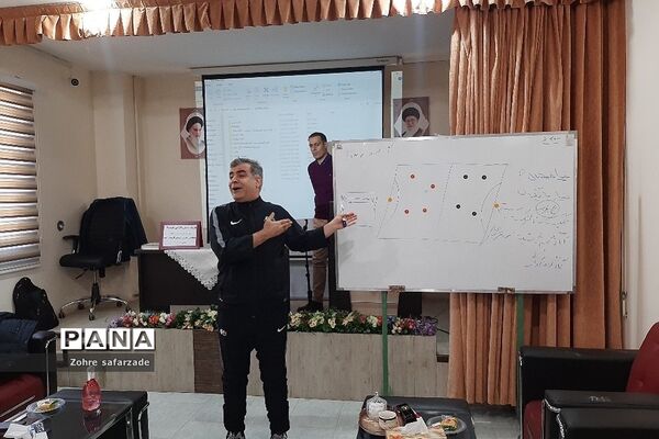 کارگاه دانش‌افزایی فوتسال در آموزش و پرورش رودهن