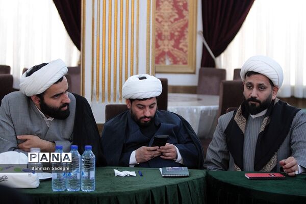 نشست هم‌اندیشی‌ معاونان پرورشی و فرهنگی، روسای ادارات قرآن، عترت و نماز و مدیران سازمان دانش‌آموزی
