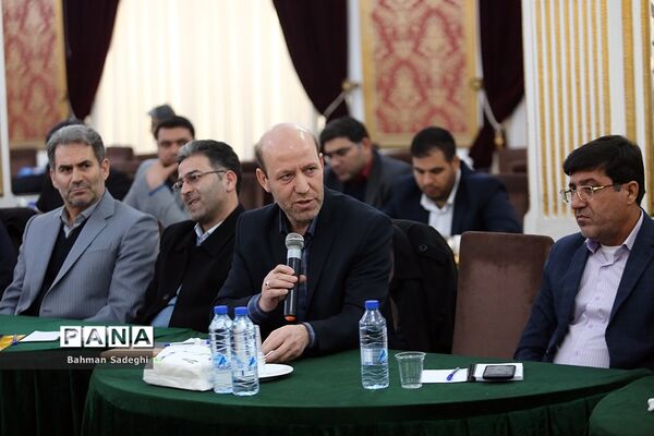 نشست هم‌اندیشی‌ معاونان پرورشی و فرهنگی، روسای ادارات قرآن، عترت و نماز و مدیران سازمان دانش‌آموزی