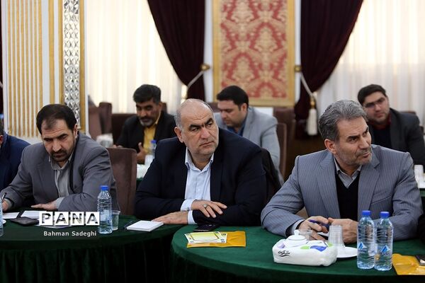 نشست هم‌اندیشی‌ معاونان پرورشی و فرهنگی، روسای ادارات قرآن، عترت و نماز و مدیران سازمان دانش‌آموزی