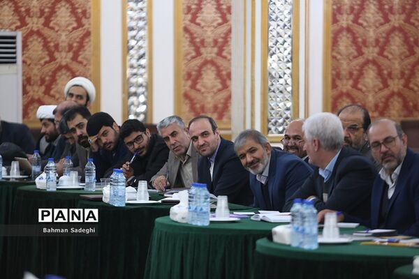نشست هم‌اندیشی‌ معاونان پرورشی و فرهنگی، روسای ادارات قرآن، عترت و نماز و مدیران سازمان دانش‌آموزی
