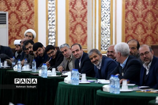 نشست هم‌اندیشی‌ معاونان پرورشی و فرهنگی، روسای ادارات قرآن، عترت و نماز و مدیران سازمان دانش‌آموزی