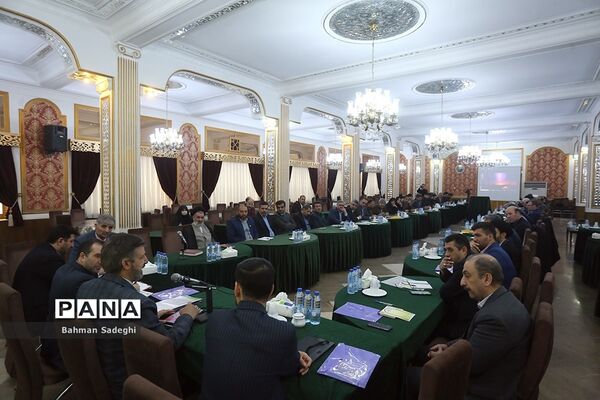 نشست هم‌اندیشی‌ معاونان پرورشی و فرهنگی، روسای ادارات قرآن، عترت و نماز و مدیران سازمان دانش‌آموزی
