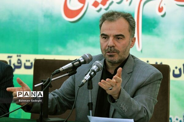 نشست هم‌اندیشی‌ معاونان پرورشی و فرهنگی، روسای ادارات قرآن، عترت و نماز و مدیران سازمان دانش‌آموزی
